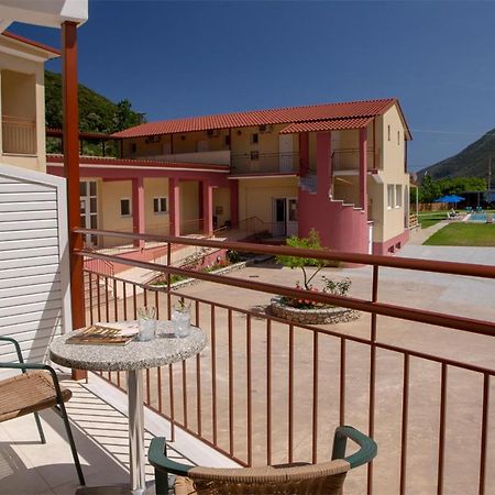 Menes Hotel Jéni Kültér fotó
