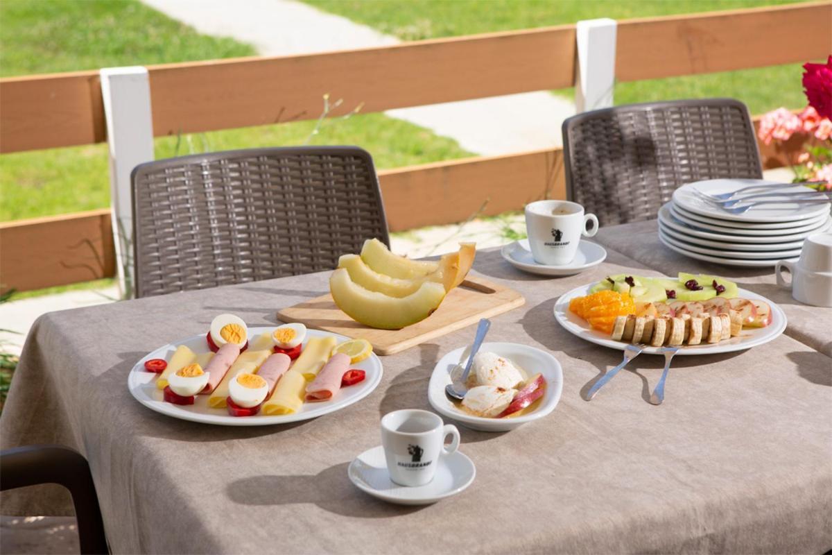 Menes Hotel Jéni Kültér fotó
