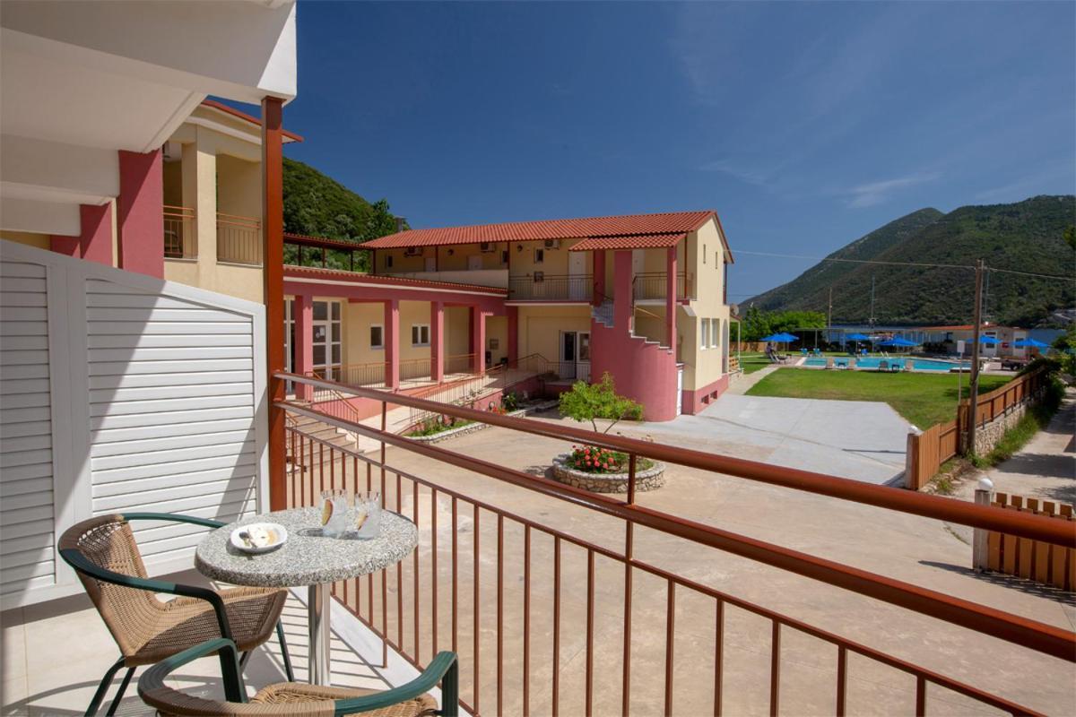 Menes Hotel Jéni Kültér fotó