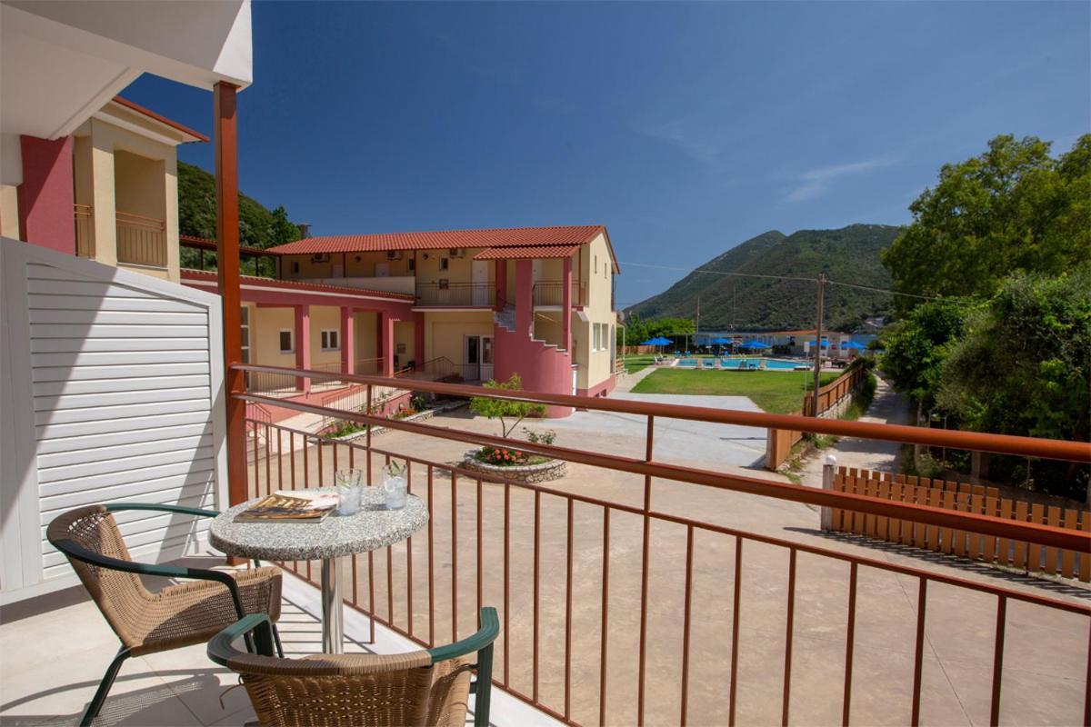 Menes Hotel Jéni Kültér fotó