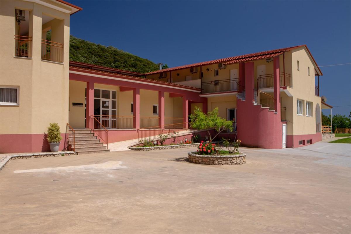Menes Hotel Jéni Kültér fotó