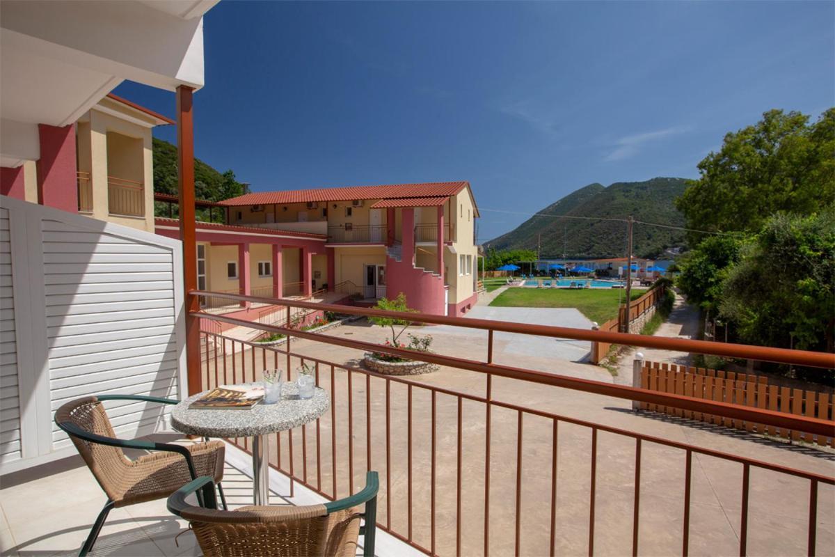 Menes Hotel Jéni Kültér fotó